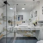 Beachfront Apartman *