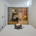 Beachfront Apartman *