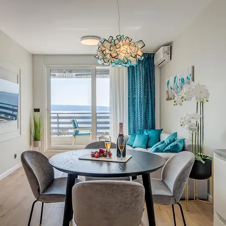 Apartment Beachfront Split