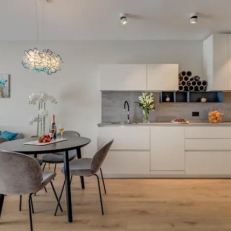 Beachfront Apartment *