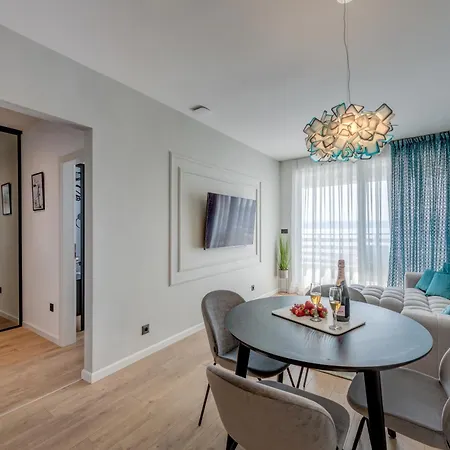 Apartment Beachfront Split