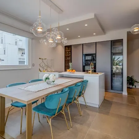 Beachfront Апартаменты Сплит